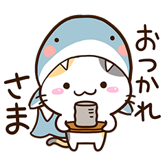 小さい三毛猫とちびサメ